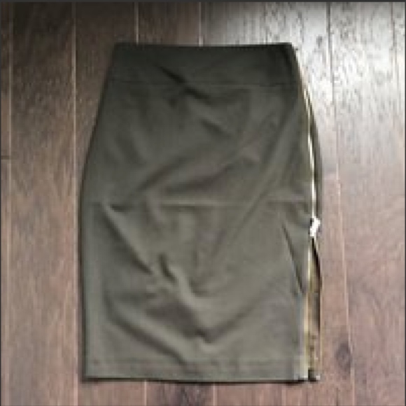 Skirt - Picture 3 of 3
